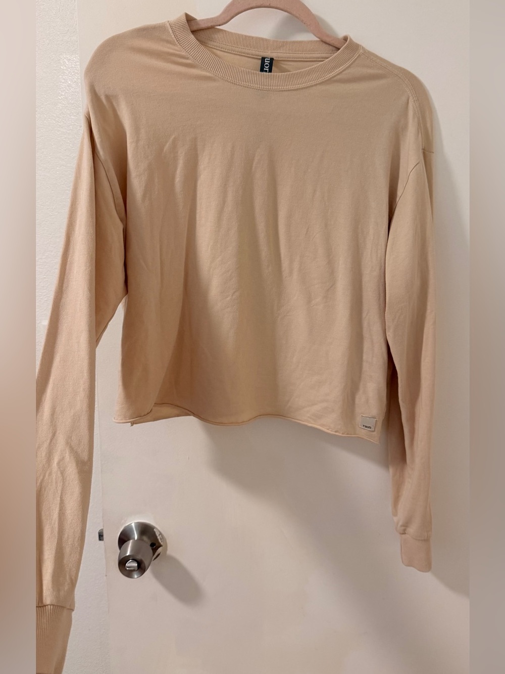 Vuori Neutral Beige Long Sleeve Crewneck Sweatshirt